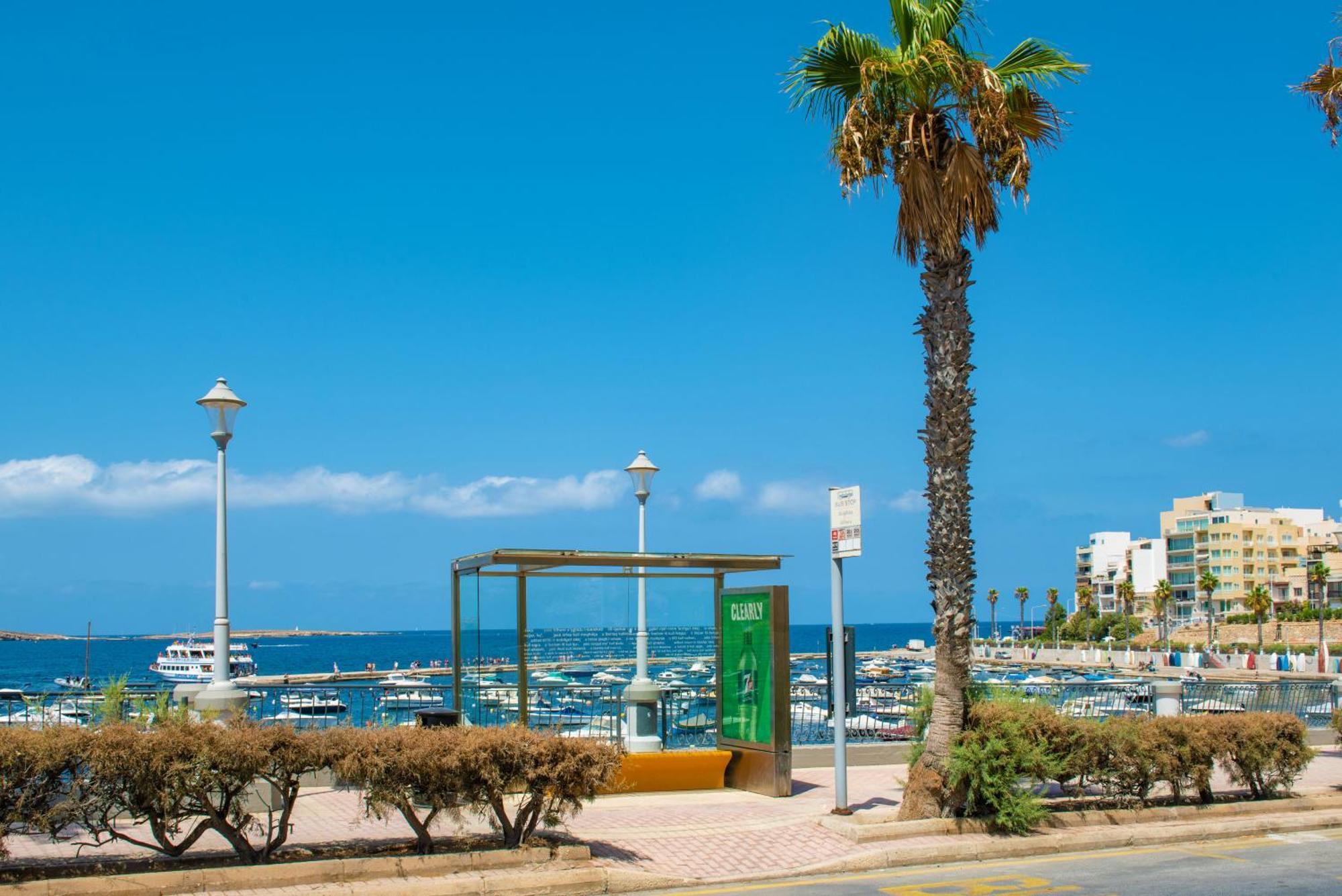 Islet Promenade Seafront Apartment With Large Corner Terrace By Getawaysmalta St. Paul's Bay Exterior foto